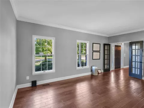Living - 10275 Cherry Tree Ter, Centerville, OH 45458 photo 6 of 7