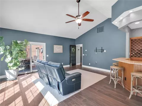 Living - 10275 Cherry Tree Ter, Centerville, OH 45458 photo 5 of 7