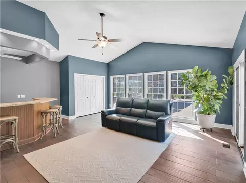 Living - 10275 Cherry Tree Ter, Centerville, OH 45458 photo 4 of 7