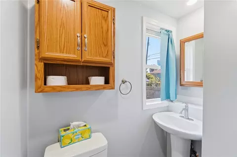 Bath - 1124 Elm St, Springfield, OH 45503 photo 1 of 4