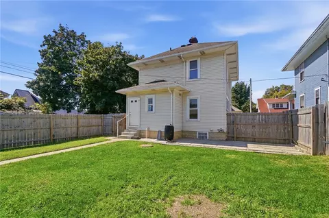 Exterior - 1124 Elm St, Springfield, OH 45503 photo 9 of 16