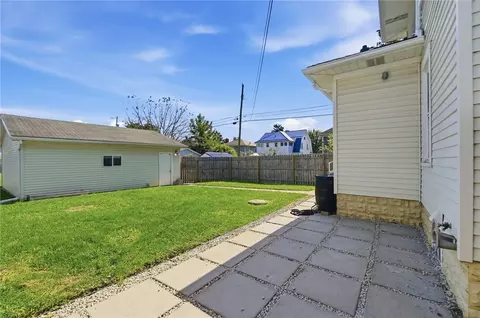 Exterior - 1124 Elm St, Springfield, OH 45503 photo 11 of 16