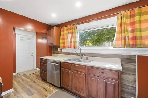 Kitchen - 1124 Elm St, Springfield, OH 45503 photo 1 of 2