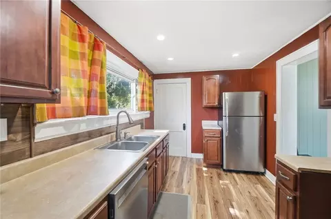 Kitchen - 1124 Elm St, Springfield, OH 45503 photo 2 of 2