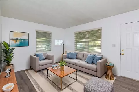 Living - 2529 Oakley Ave, Kettering, OH 45419 photo 3 of 4