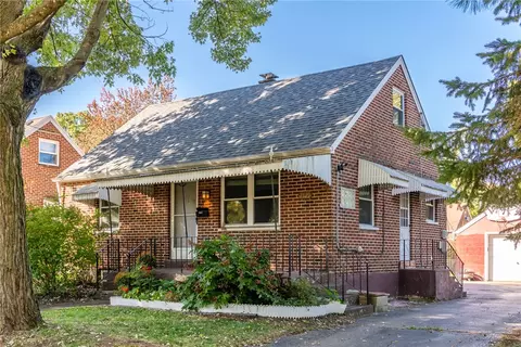 Exterior - 2529 Oakley Ave, Kettering, OH 45419 photo 2 of 7