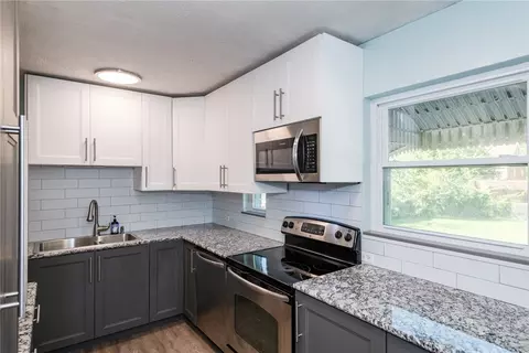 Kitchen - 2529 Oakley Ave, Kettering, OH 45419 photo 3 of 3