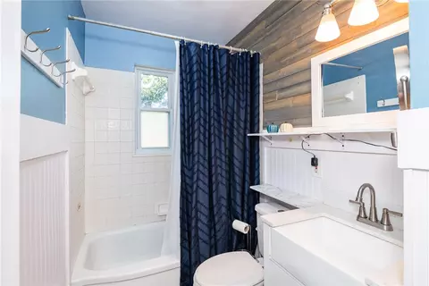 Bath - 2529 Oakley Ave, Kettering, OH 45419 photo 1 of 2