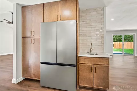 Kitchen - 483 Timberlea Trl, Kettering, OH 45429 photo 6 of 6