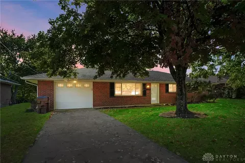 1110 Blossom Heath Rd, Lebanon, OH 45036