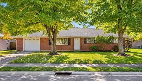 1110 Blossom Heath Rd, Lebanon, OH 45036