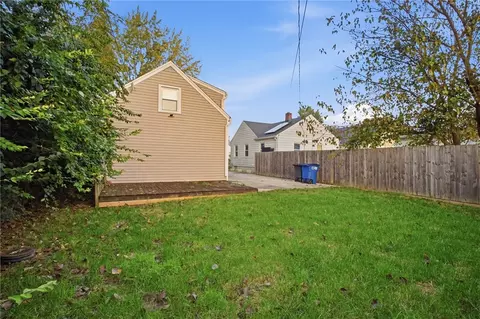 Exterior - 2812 White Oak Dr, Dayton, OH 45420 photo 7 of 10