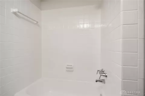 Bath - 2812 White Oak Dr, Dayton, OH 45420 photo 3 of 3