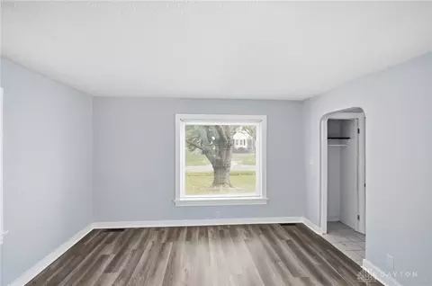 Living - 2812 White Oak Dr, Dayton, OH 45420 photo 3 of 4