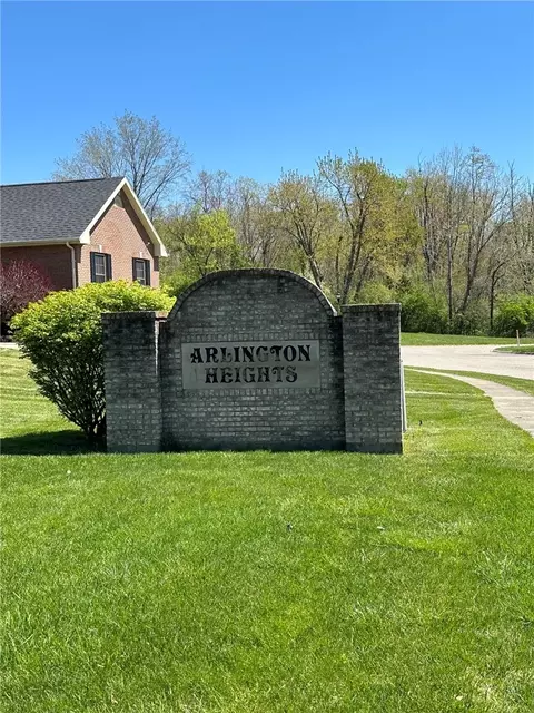 1323 Greystone Dr, Springfield, OH 45503 photo 2
