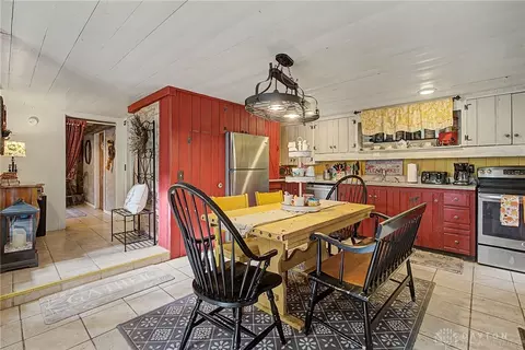 Kitchen - 4690 S Tecumseh Rd, Springfield, OH 45502 photo 5 of 5