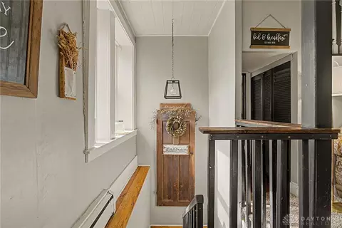 Entry Way - 4690 S Tecumseh Rd, Springfield, OH 45502 photo 2 of 7