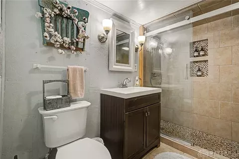 Bath - 4690 S Tecumseh Rd, Springfield, OH 45502 photo 1 of 4