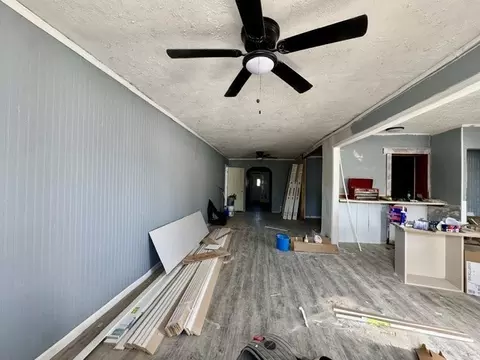 Living - 123 Trenton Pl, Springfield, OH 45504 photo 13 of 14