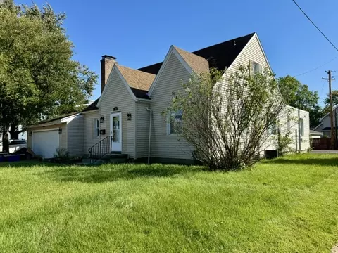 Exterior - 123 Trenton Pl, Springfield, OH 45504 photo 2 of 4