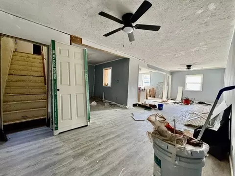 Entry Way - 123 Trenton Pl, Springfield, OH 45504 photo 2 of 5