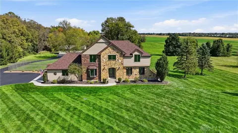 796 Van Eaton Rd, Xenia, OH 45385