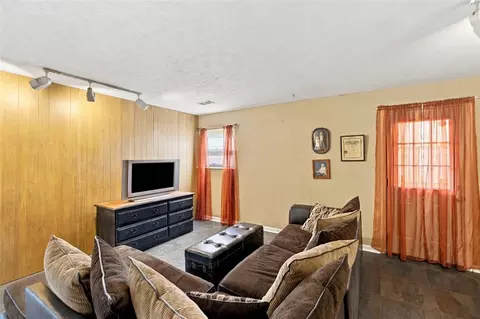 Living - 5101 Ackerman Blvd, Kettering, OH 45429 photo 6 of 7