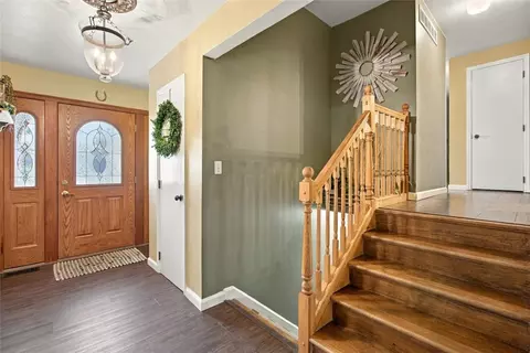 Entry Way - 5101 Ackerman Blvd, Kettering, OH 45429 photo 1 of 3