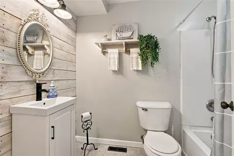 Bath - 5101 Ackerman Blvd, Kettering, OH 45429 photo 3 of 4