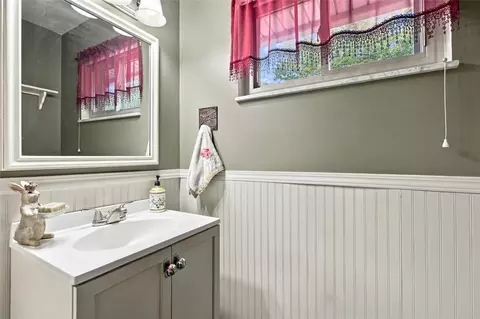 Bath - 5101 Ackerman Blvd, Kettering, OH 45429 photo 1 of 4