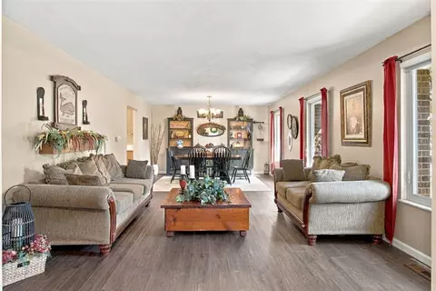 Living - 5101 Ackerman Blvd, Kettering, OH 45429 photo 4 of 7