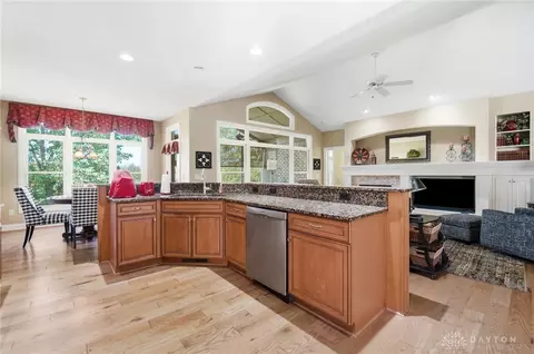 Kitchen - 837 Eagle Run Dr, Centerville, OH 45458 photo 3 of 5