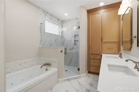 Bath - 837 Eagle Run Dr, Centerville, OH 45458 photo 2 of 12