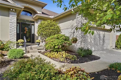 837 Eagle Run Dr, Centerville, OH 45458