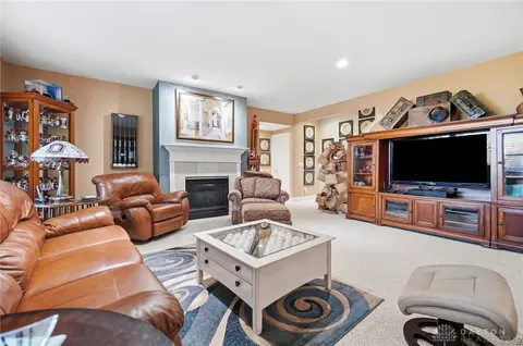 Living - 837 Eagle Run Dr, Centerville, OH 45458 photo 3 of 4