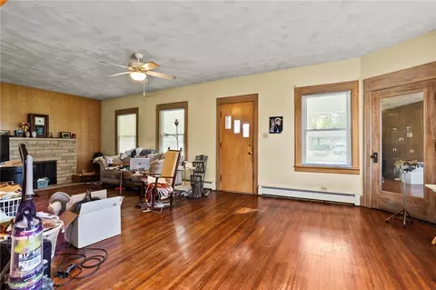 Living - 1555 E Centerville Station Rd, Centerville, OH 45459 photo 2 of 4