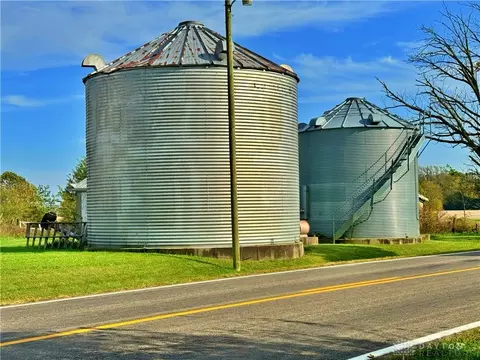 16569 Five Points Pike, Mount Sterling, OH 43143 photo 4