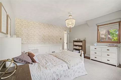 Bedroom - 860 Greenhouse Dr, Kettering, OH 45419 photo 4 of 8