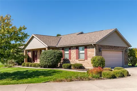 Exterior - 5782 Whispering Wind Dr, Springfield, OH 45504 photo 5 of 11