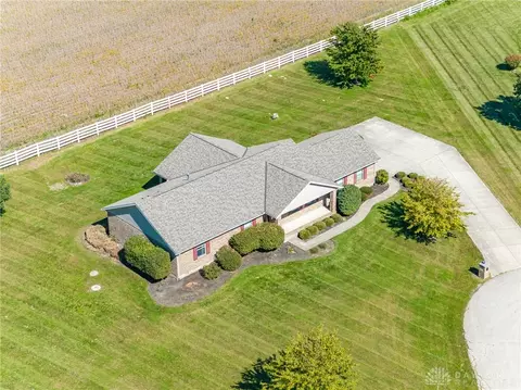 View/Area - 5782 Whispering Wind Dr, Springfield, OH 45504 photo 4 of 15