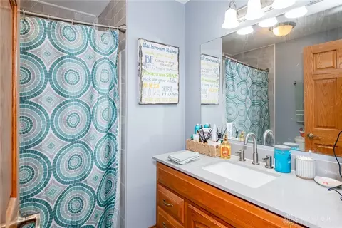 Bath - 5782 Whispering Wind Dr, Springfield, OH 45504 photo 1 of 3