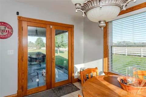 Entry Way - 5782 Whispering Wind Dr, Springfield, OH 45504 photo 3 of 4