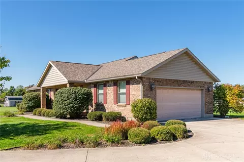 Exterior - 5782 Whispering Wind Dr, Springfield, OH 45504 photo 11 of 11