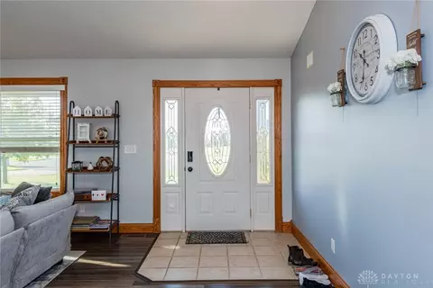 Entry Way - 5782 Whispering Wind Dr, Springfield, OH 45504 photo 2 of 4