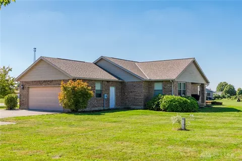 Exterior - 5782 Whispering Wind Dr, Springfield, OH 45504 photo 7 of 11