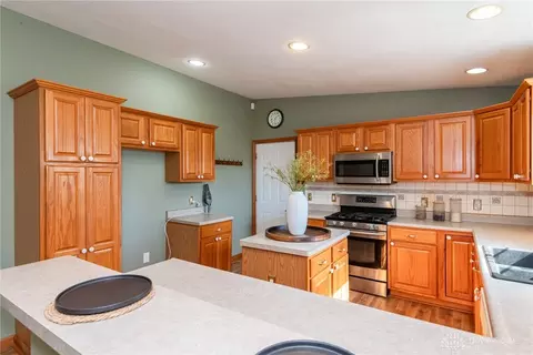 Kitchen - 9550 State Route 725 Pike, Germantown, OH 45327 photo 5 of 7
