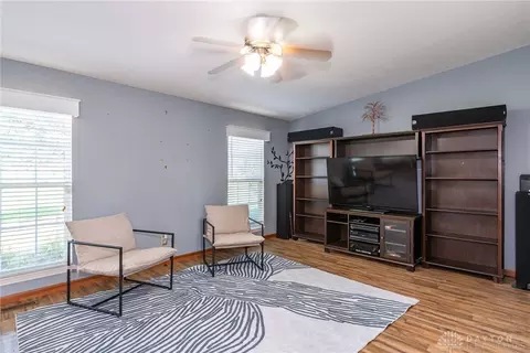 Living - 9550 State Route 725 Pike, Germantown, OH 45327 photo 2 of 5