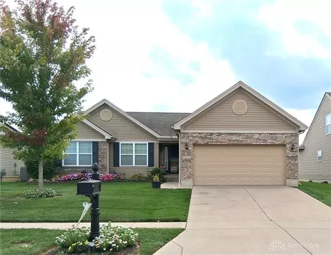 4251 Bergamot Dr, Tipp City, OH 45371