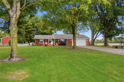 2732 Howards Cir, Xenia, OH 45385