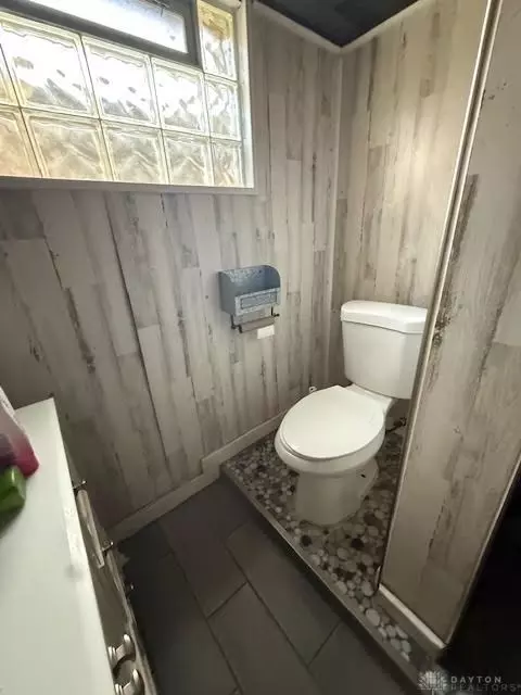 Bath - 1700 Norton Ave, Kettering, OH 45420 photo 1 of 6